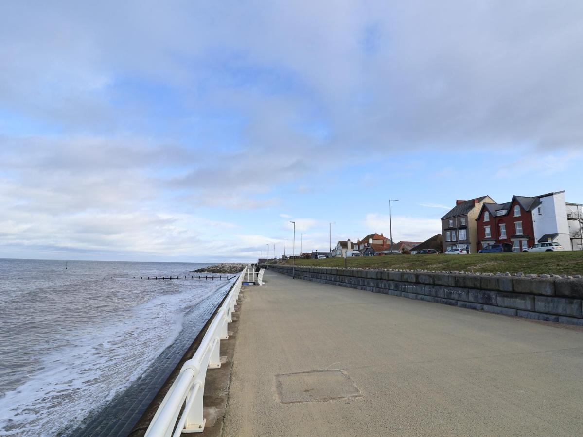 Ty Canol Rhyl Exteriör bild